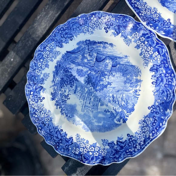 Haddon Hall vintage dishes - Picture 4 of 11